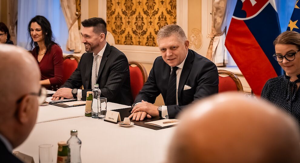 Robert Fico: Urobíme všetko pre to, aby sa zníženie DPH pretavilo do cien základných potravín