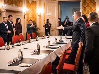 Fotogaléria k článku "Robert Fico: Urobíme všetko pre to, aby sa zníženie DPH pretavilo do cien základných potravín"