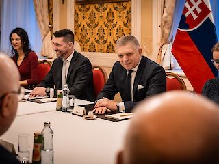 Fotogaléria k článku "Robert Fico: Urobíme všetko pre to, aby sa zníženie DPH pretavilo do cien základných potravín"