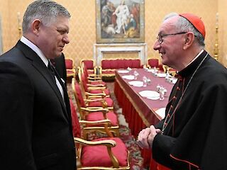 Fotogaléria k článku "Predsedu vlády SR Roberta Fica vo Vatikáne prijal pápež František"