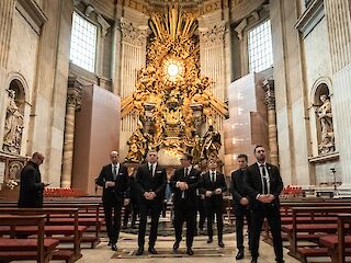 Fotogaléria k článku "Predsedu vlády SR Roberta Fica vo Vatikáne prijal pápež František"