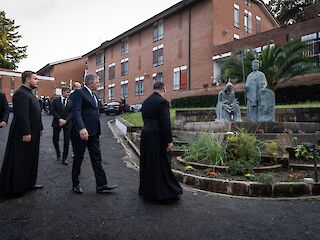 Fotogaléria k článku "Predsedu vlády SR Roberta Fica vo Vatikáne prijal pápež František"