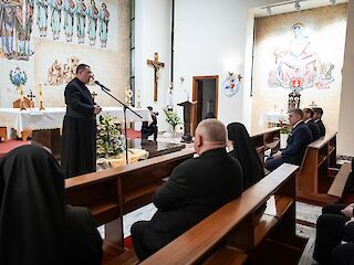 Fotogaléria k článku "Predsedu vlády SR Roberta Fica vo Vatikáne prijal pápež František"