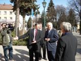 Deputy prime minister Rudolf Chmel was welcomed by Rudolf Podoba, mayor of Handlov in front of the town hall.