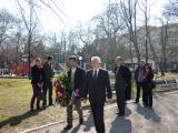 Deputy prime minister Rudolf Chmel laid a wreath at the statue of Sndor Petfi.