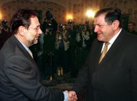 Predseda vldy SR Vladimr Meiar pri stretnut s generlnym tajomnkom NATO Javierom Solanom.
Bratislava, 5. marca 1998