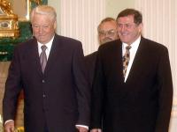 Rusk prezident Boris Jecin a predseda vldy SR Vladimr Meiar poas stretnutia v Kremli.
Moskva, 28. mja 1998